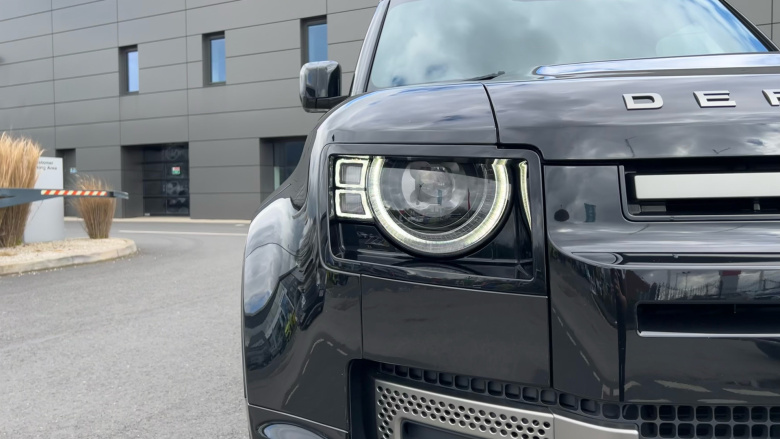 Land Rover Defender 2.0 P300 X-Dynamic SE 90 3dr Auto Petrol Estate